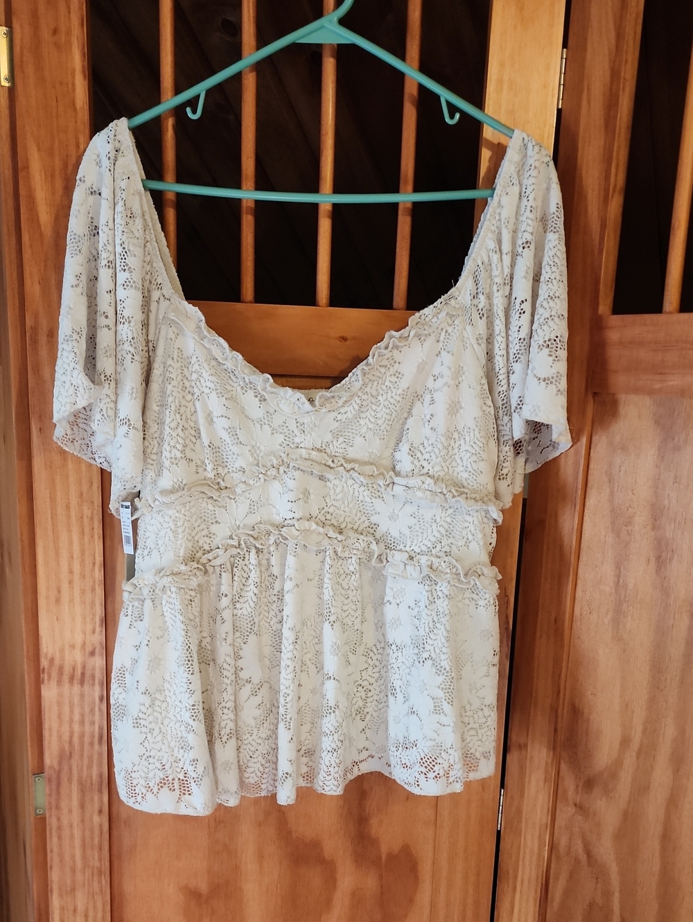 Floral Lace Peasant Blouse in Cream